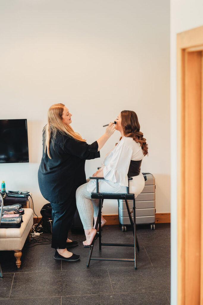 Luxury in the Cotwolds | Bridal Party Prep | Cotwolds Wedding Photographer